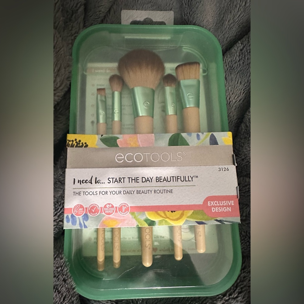 EcoTools Green and Tan Makeup Brush Set - Brand New